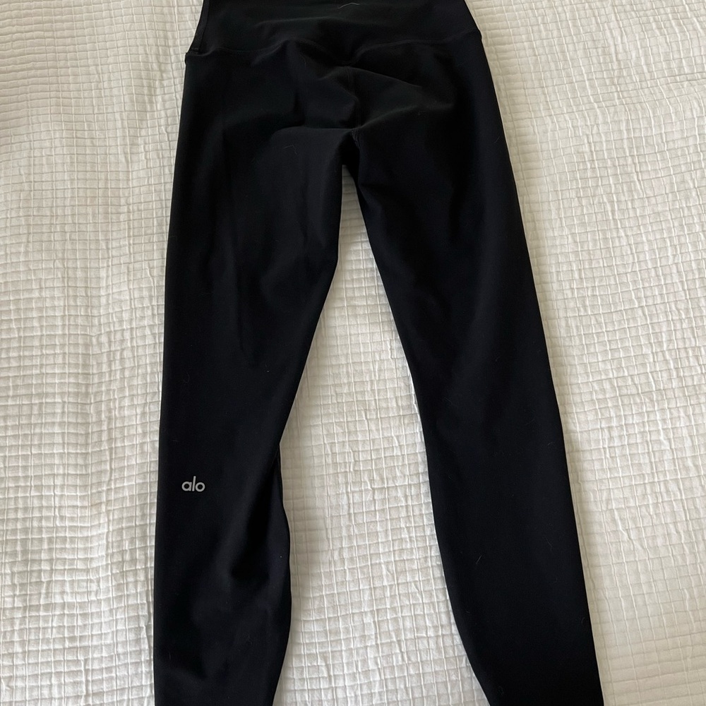 ALO Yoga Black Leggings with Tapered Fit and Wide Waistband. LIKE NEW.